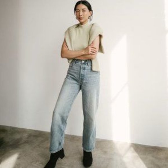 Everlane Rigid 90's Way-High Button Fly Cropped Jean in Light Vintage - Picture 1 of 14